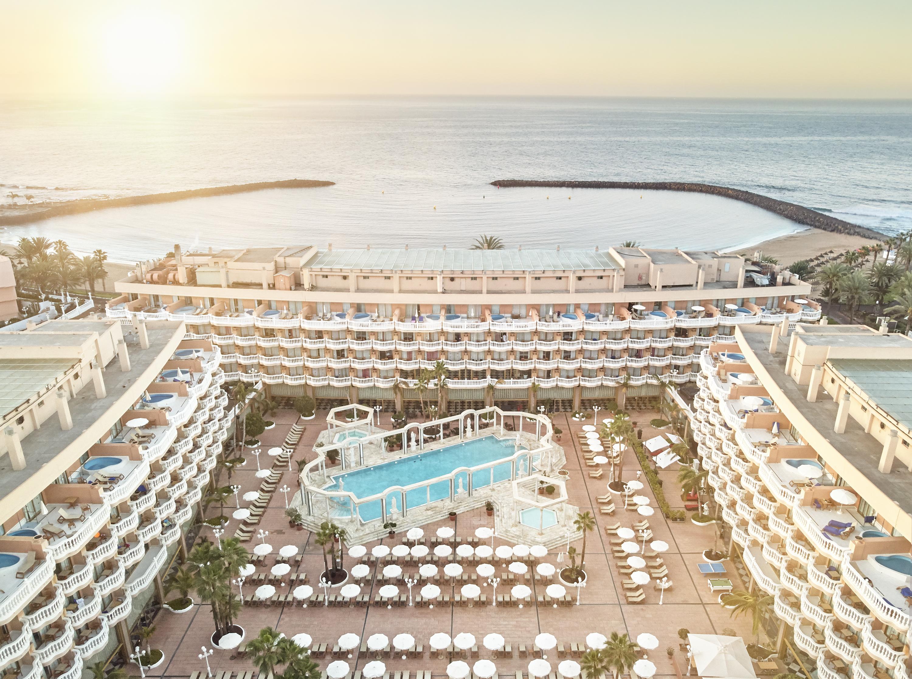 Hotel Cleopatra Palace Плая де лас Америкас Екстериор снимка